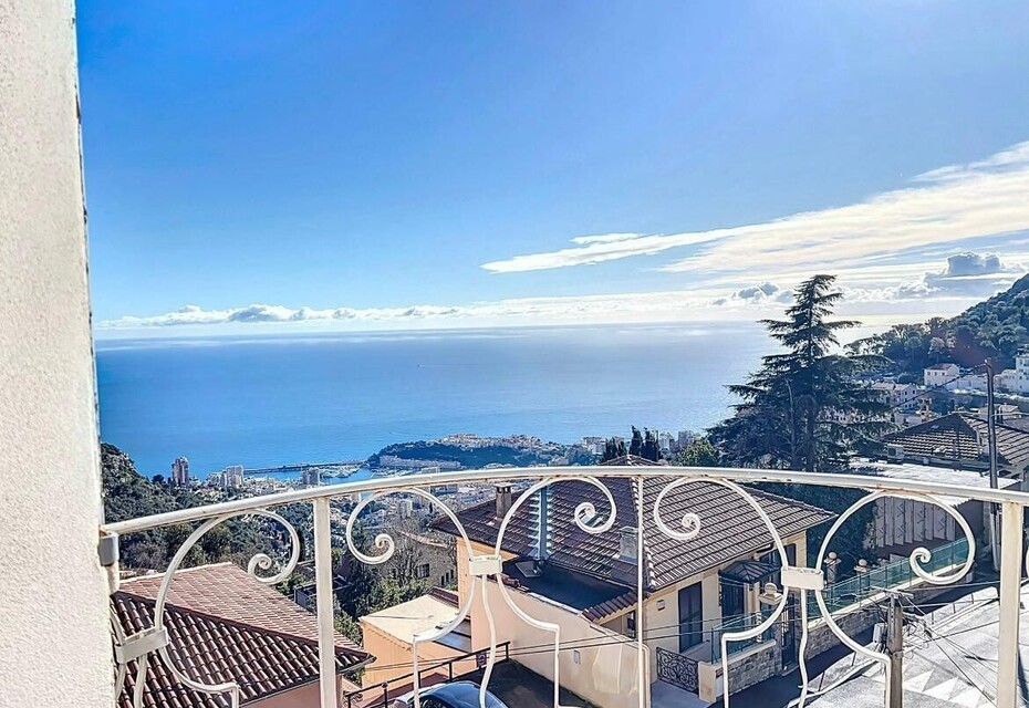 Villa à vendre - Vue imprenable sur la mer