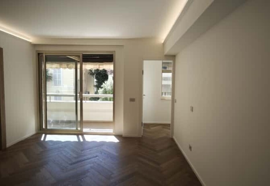 Spacious 3-Room Apartment Fully Renovated with Loggia and Parking